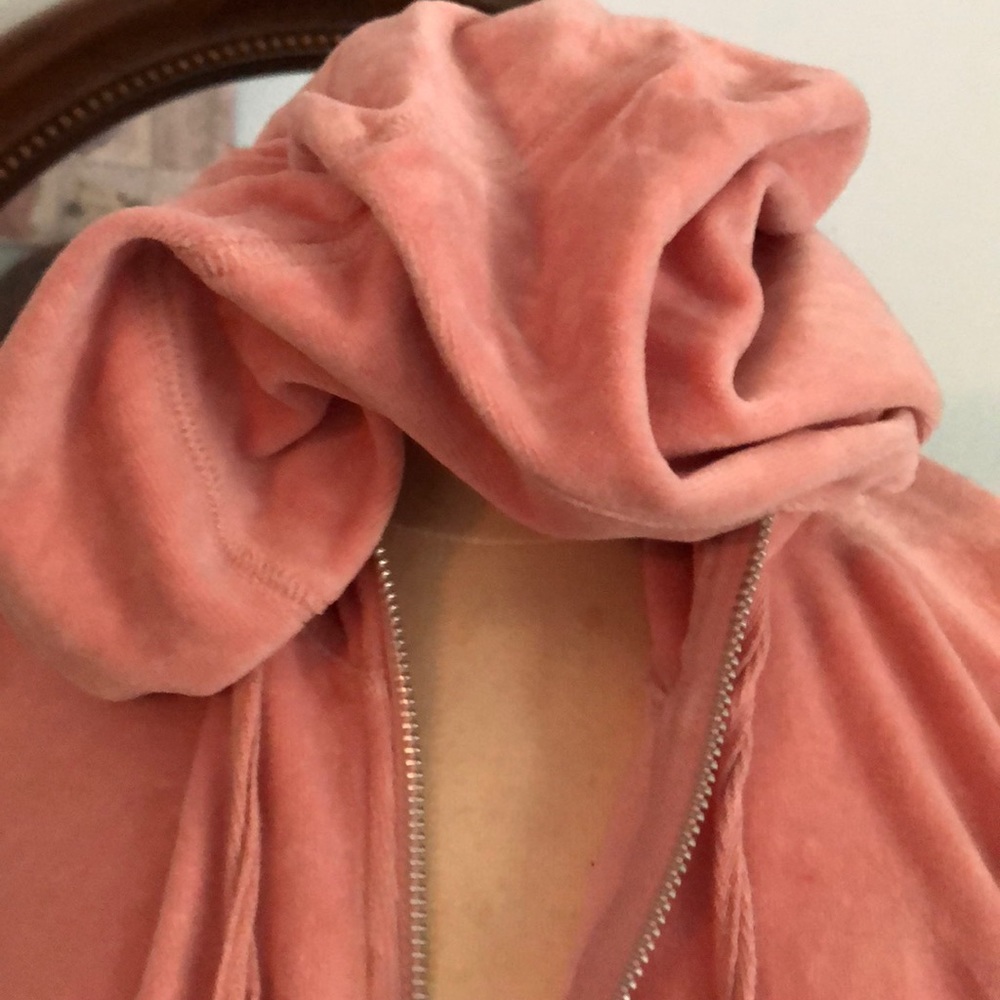 Jennifer Lopez (JLo) sweatsuit - Picture 7 of 8